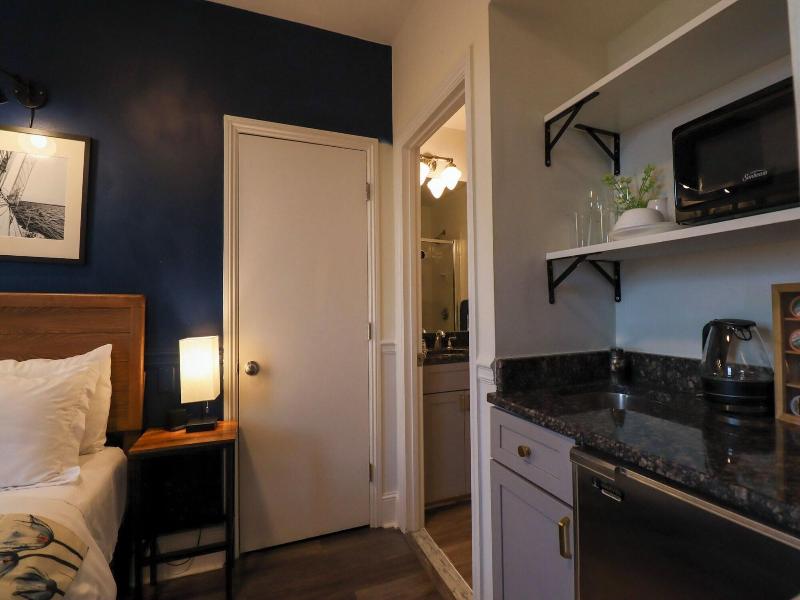 Good Hotels Boston image
