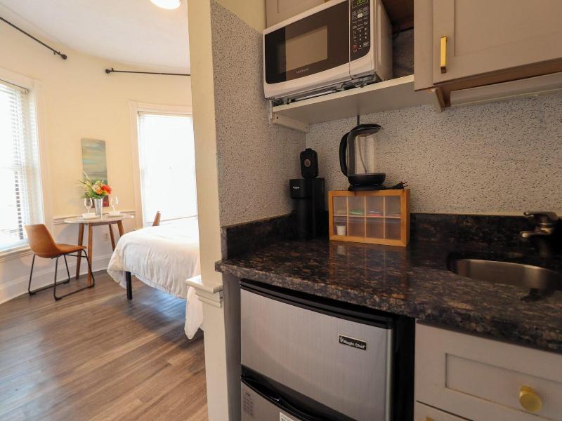 Good Hotels Boston image