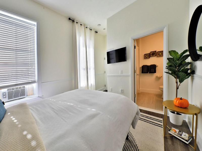 Good Hotels Boston image