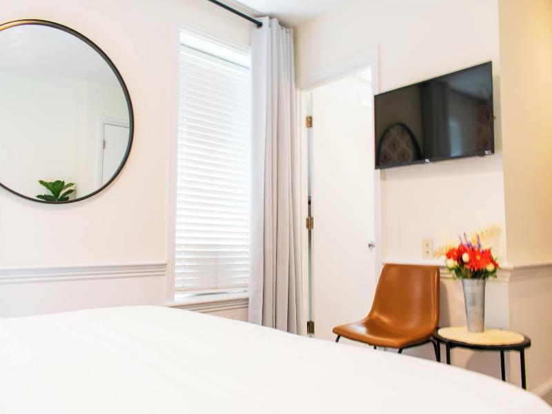 Good Hotels Boston image
