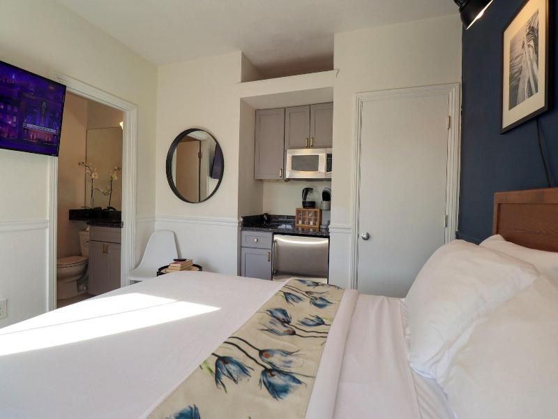 Good Hotels Boston image