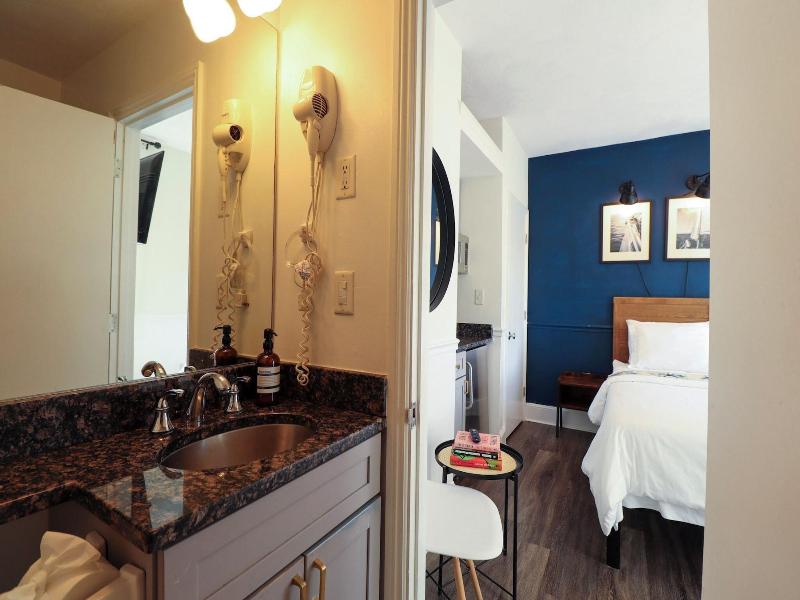 Good Hotels Boston image