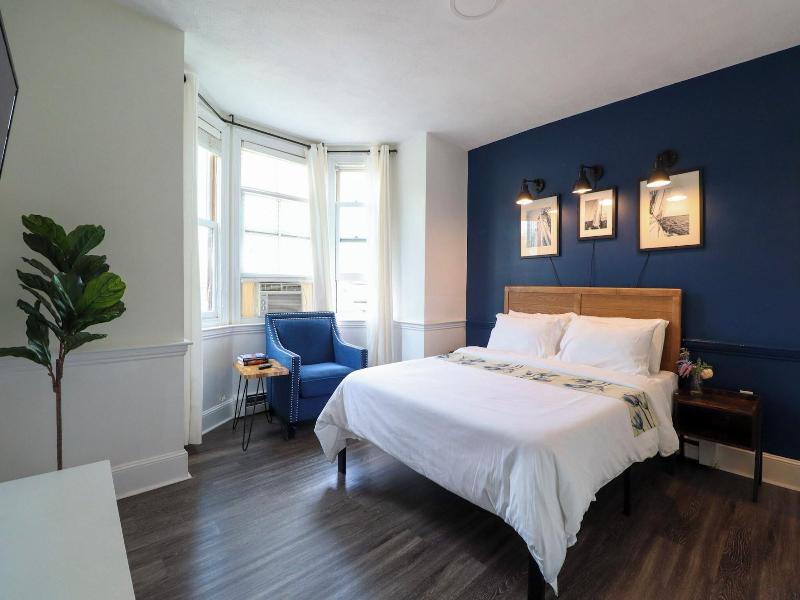 Good Hotels Boston image