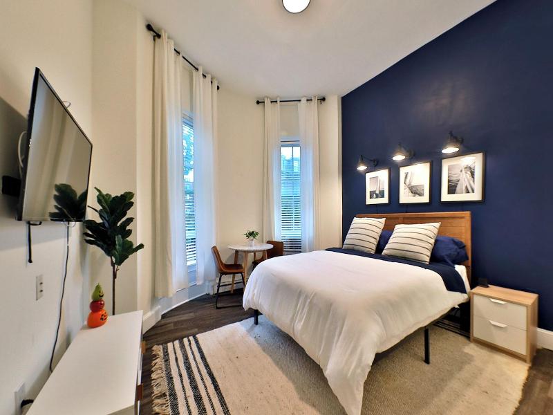 Good Hotels Boston image