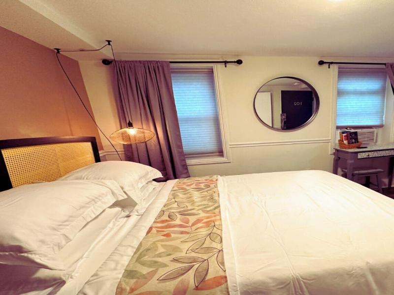 Good Hotels Boston image