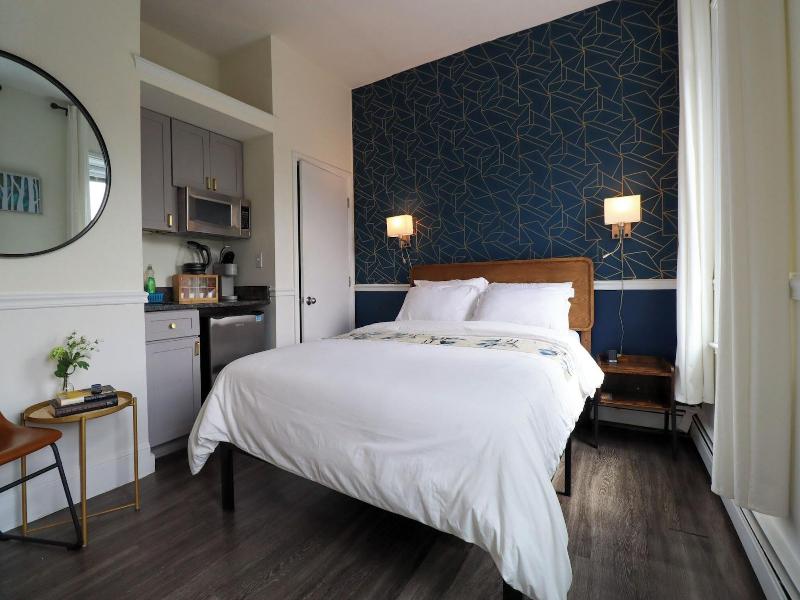 Good Hotels Boston image