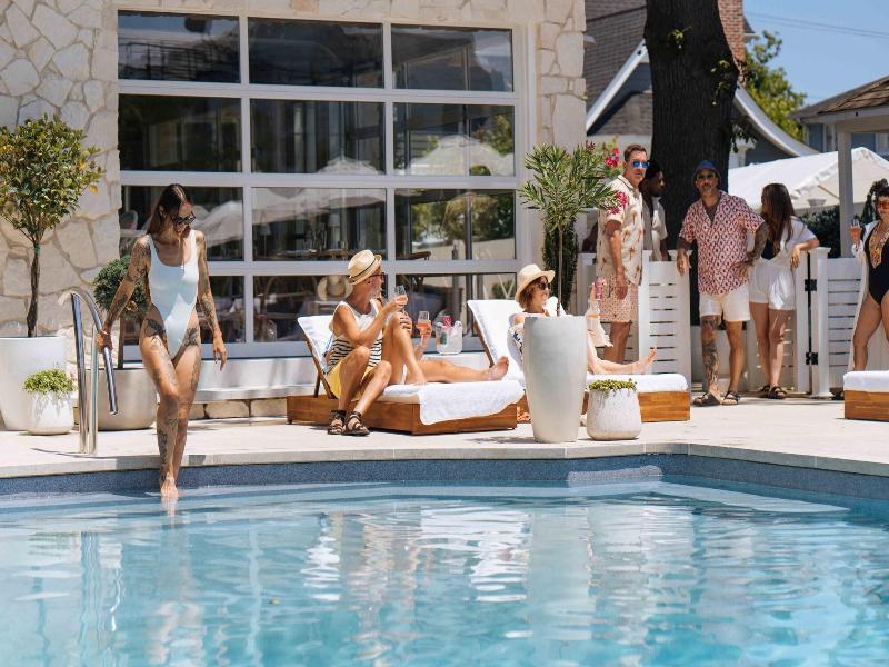 The St Laurent Social Club & Guest Rooms image