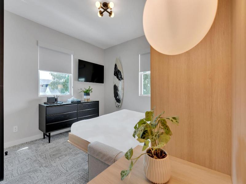 The St Laurent Social Club & Guest Rooms image