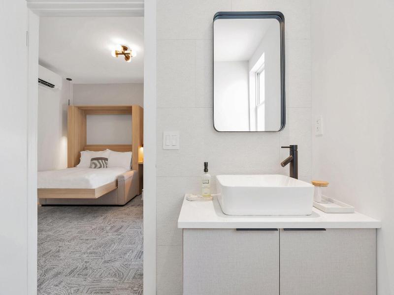 The St Laurent Social Club & Guest Rooms image