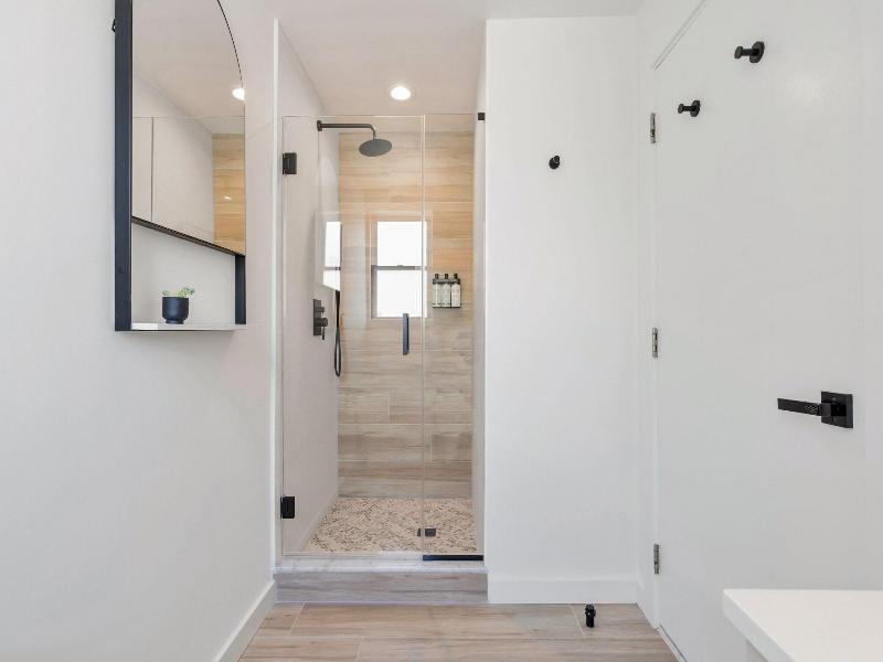 The St Laurent Social Club & Guest Rooms image