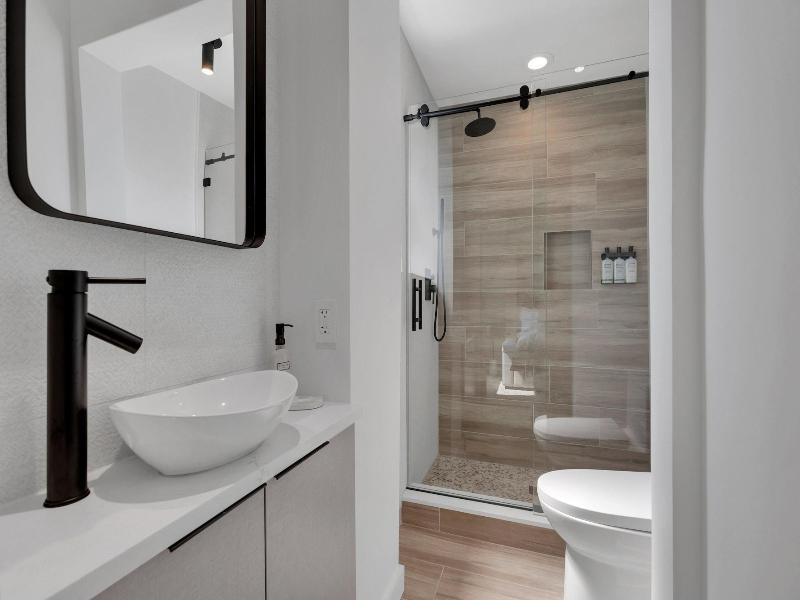 The St Laurent Social Club & Guest Rooms image