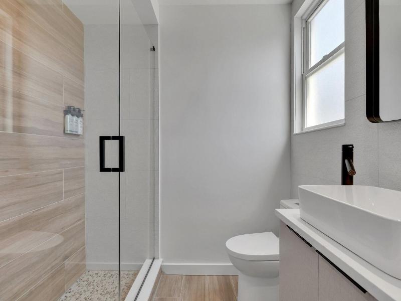 The St Laurent Social Club & Guest Rooms image