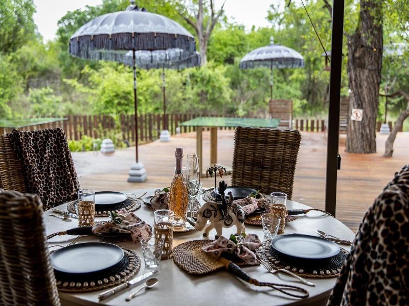 Safari Moon Luxury Bush Lodge image