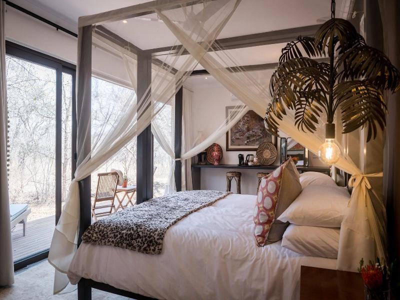 Safari Moon Luxury Bush Lodge image