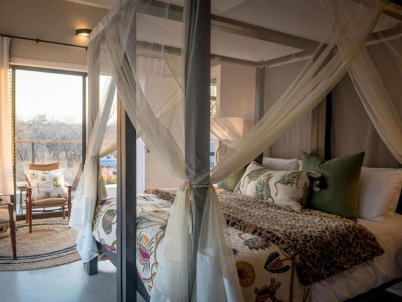 Safari Moon Luxury Bush Lodge image