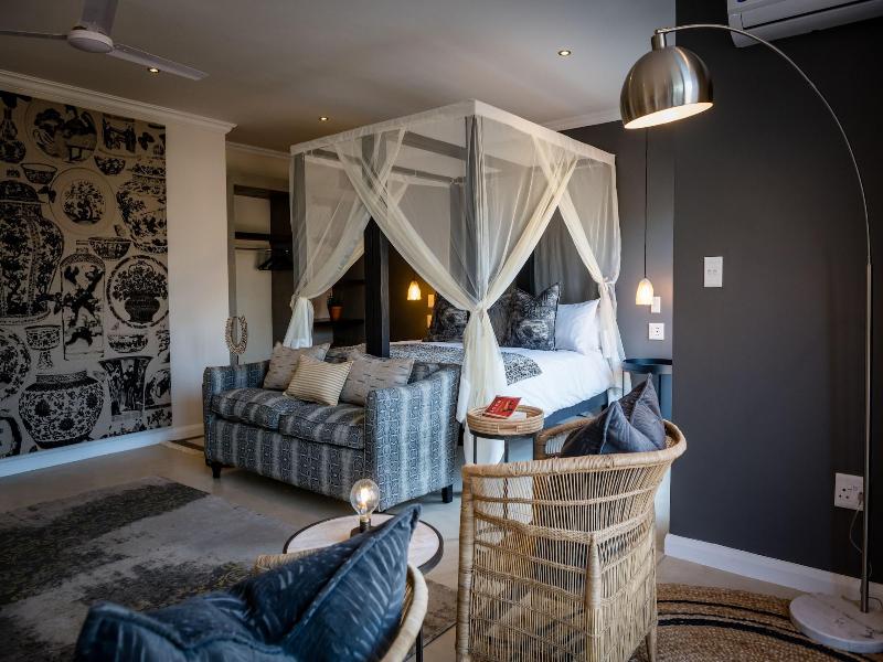 Safari Moon Luxury Bush Lodge image