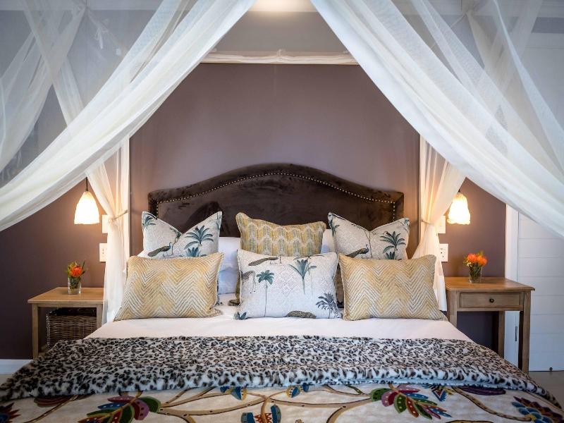 Safari Moon Luxury Bush Lodge image
