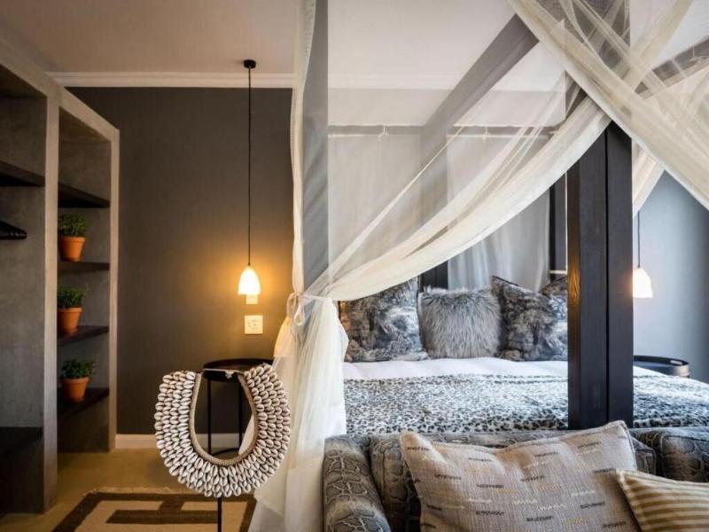 Safari Moon Luxury Bush Lodge image