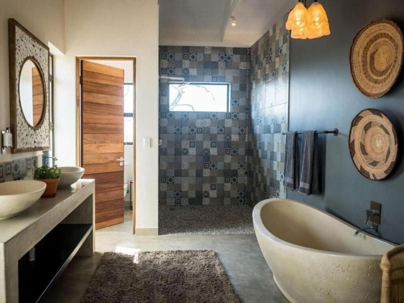 Safari Moon Luxury Bush Lodge image