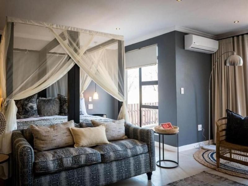 Safari Moon Luxury Bush Lodge image