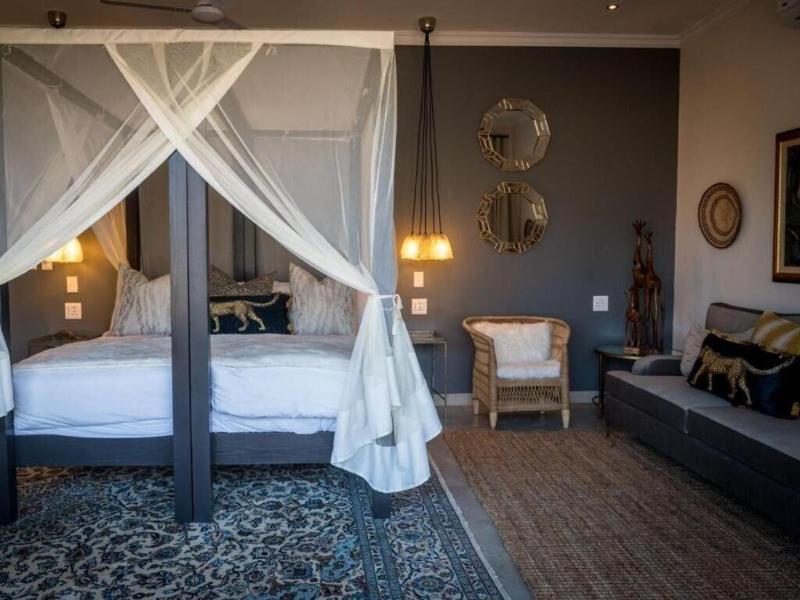 Safari Moon Luxury Bush Lodge image