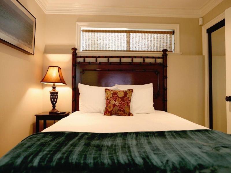 The Retreat In Laguna Beach image