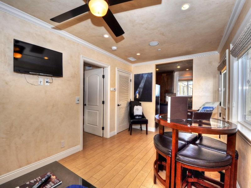 The Retreat In Laguna Beach image