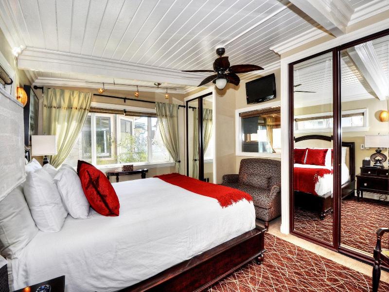 The Retreat In Laguna Beach image