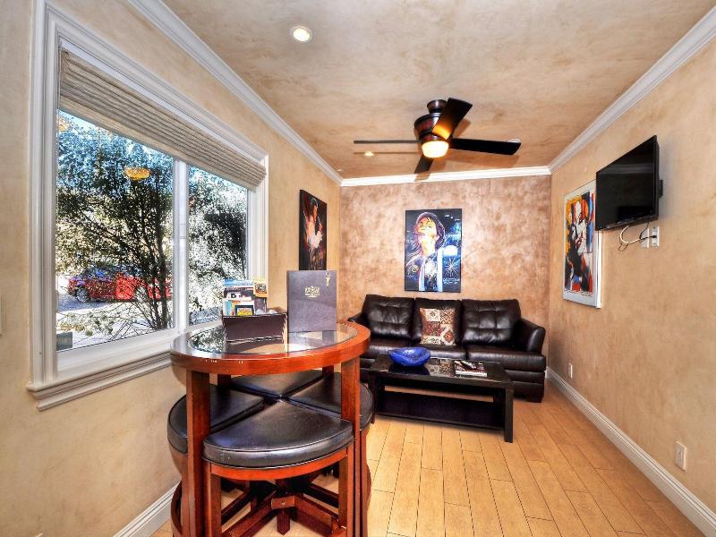 The Retreat In Laguna Beach image