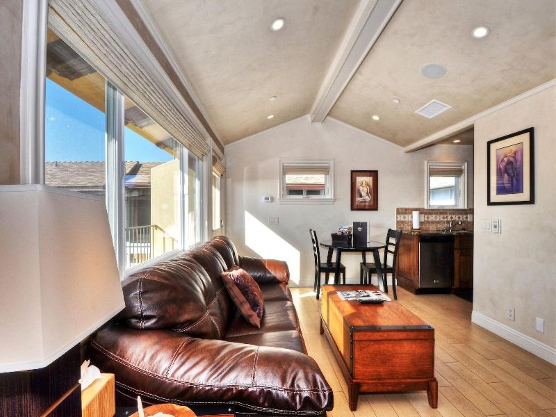 The Retreat In Laguna Beach image