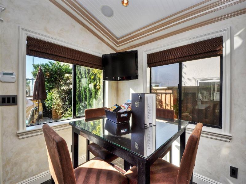 The Retreat In Laguna Beach image
