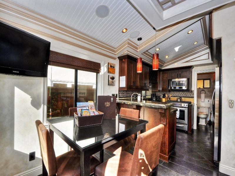 The Retreat In Laguna Beach image