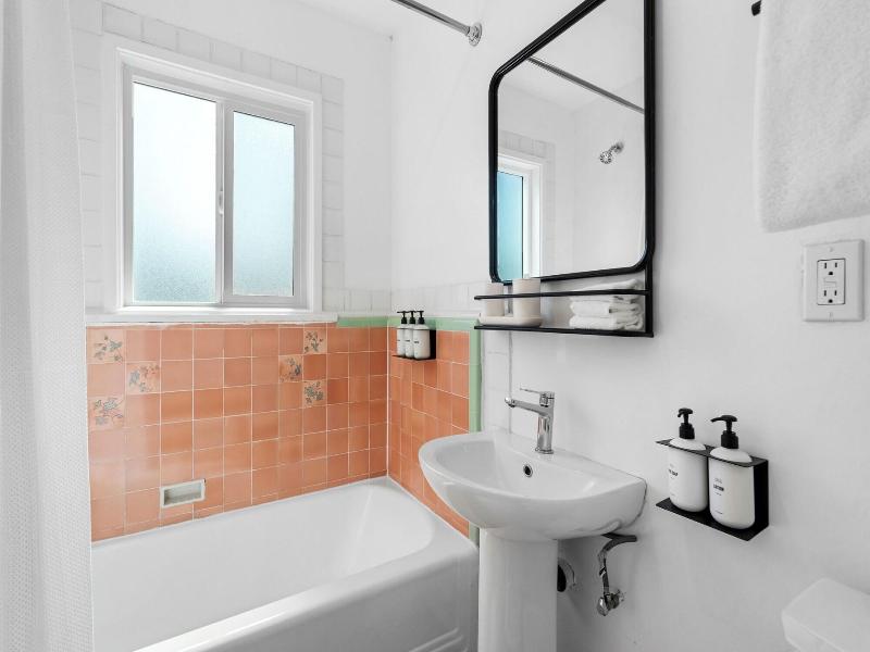Aliza Hotel image