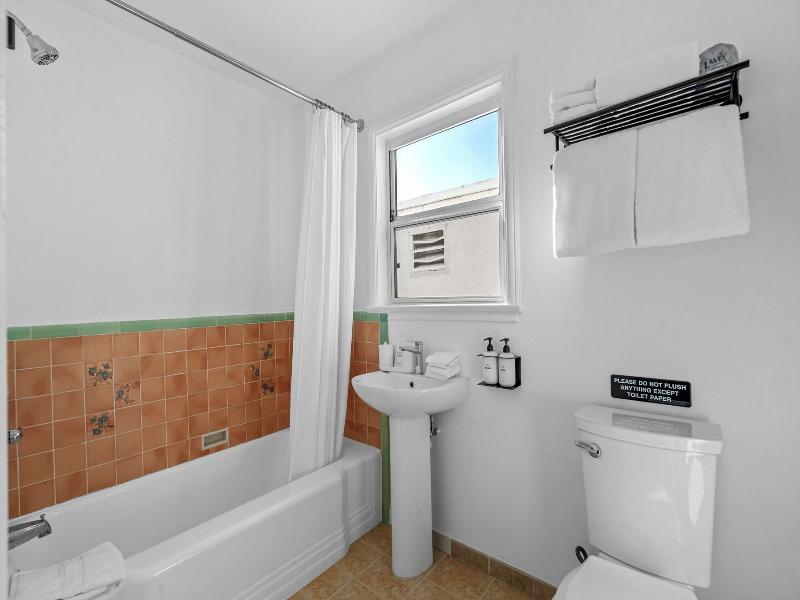 Aliza Hotel image