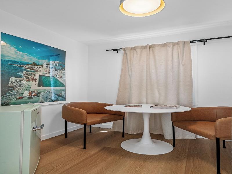 Aliza Hotel image