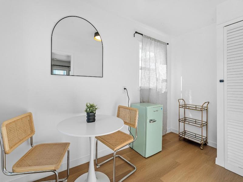 Aliza Hotel image