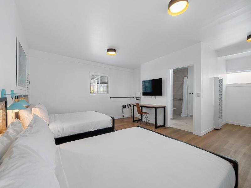 Aliza Hotel image