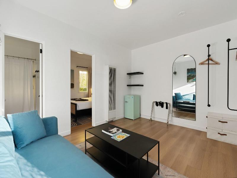 Aliza Hotel image