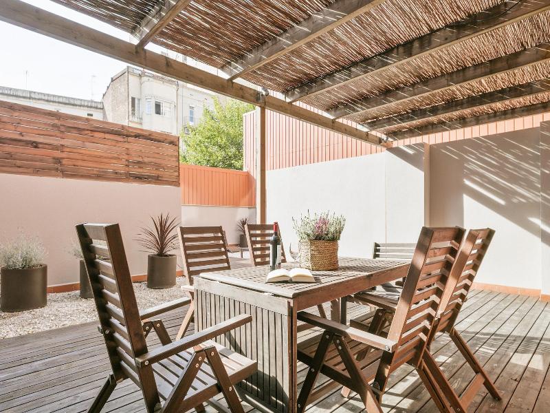 Inside Barcelona Apartments Princep image