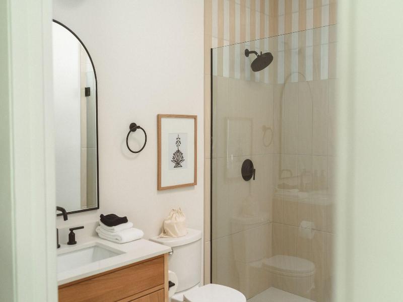 Yara Hotel image