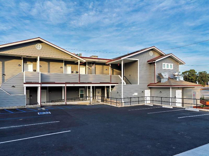 Rhapsody In View Boutique Hotel