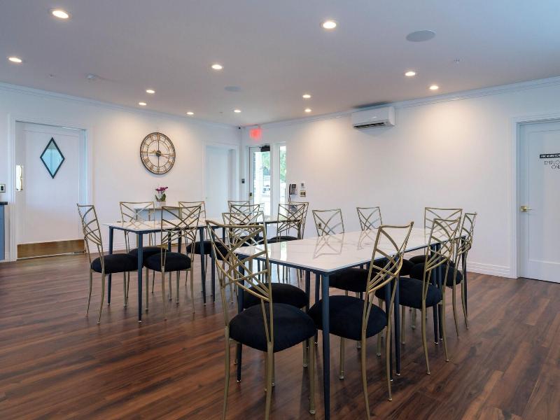 Rhapsody In View Boutique Hotel