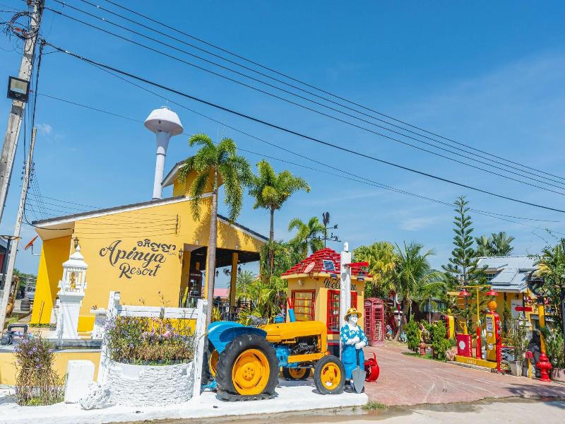 Apinya Resort Bangsarey image