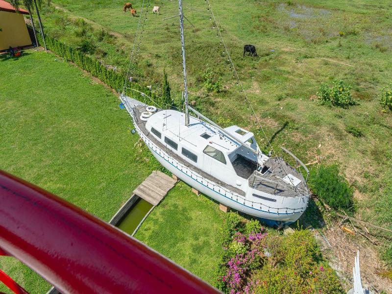 Apinya Resort Bangsarey image