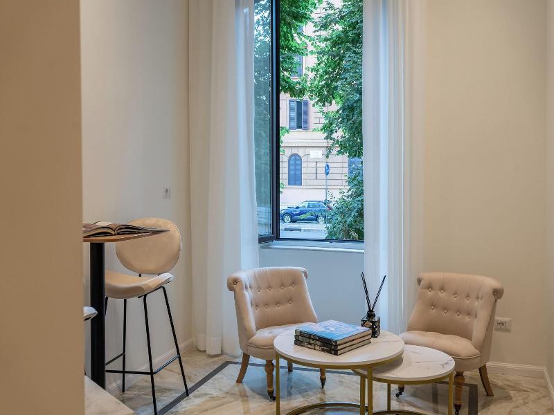 Romart Luxury Rooms image