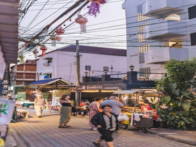 Roomquest Chiang Mai Tha Phae image