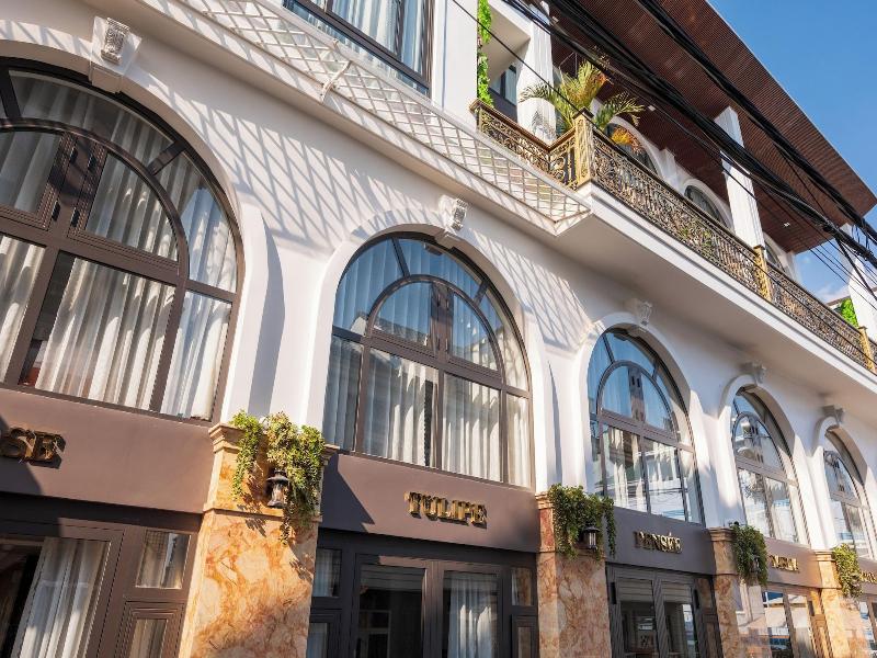 La Fleur Premium Central Apartment Hotel