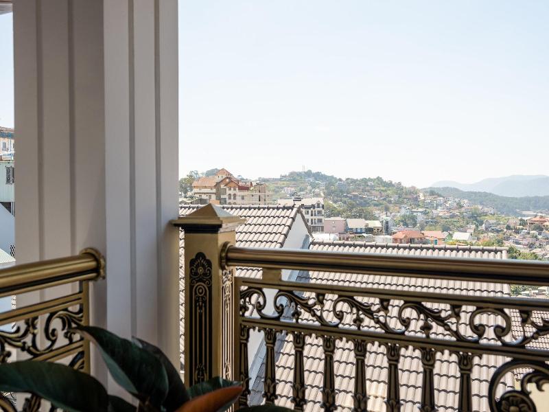 La Fleur Premium Central Apartment Hotel