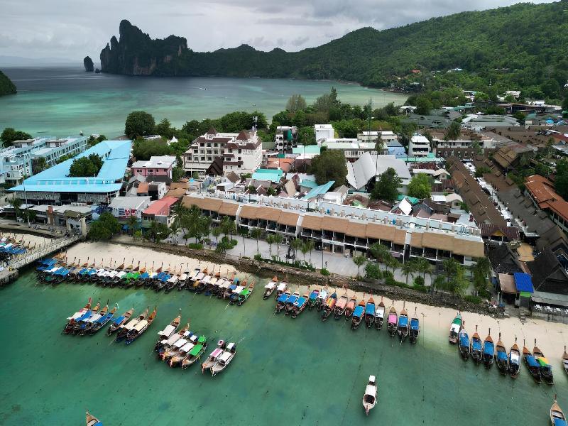 Phi Phi At Pier  — photo 16