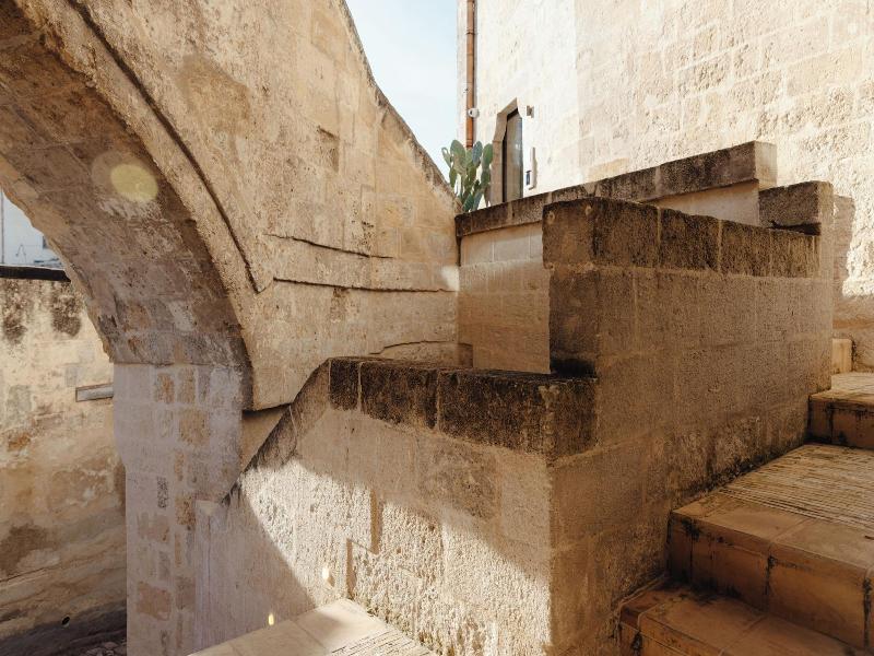 Vetera Matera image